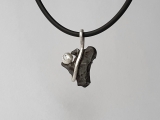 Meteorit Sikhote-Alin, Eisen-Nickel, 925/- Silber mit Brillant.