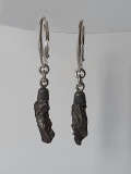 Ohrgehänge mit Sikhote-Alin-Meteorit, Klapphaken. 925/-Silber